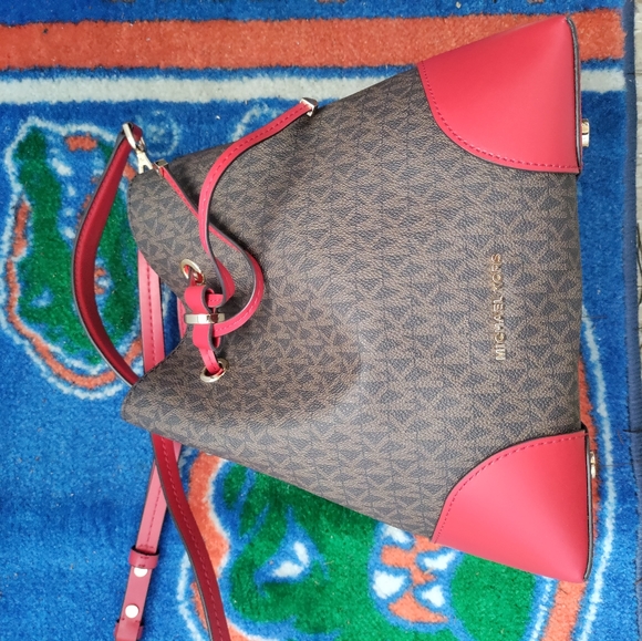 New Michael Kors tote - Picture 3 of 7